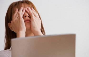 電腦顯示器你會擺放嗎？你的同事是否在用它輻射你？